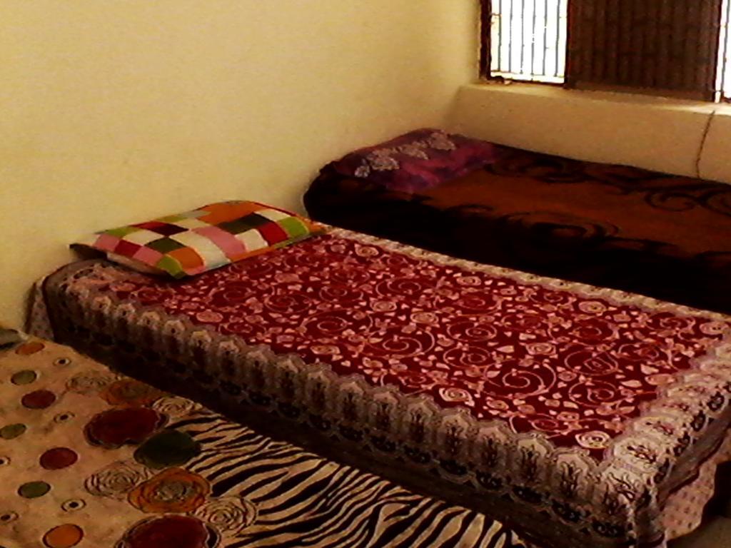 Indu Dormitory And Agra (Uttar Pradesh)