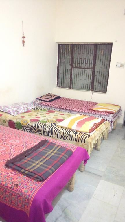 Indu Dormitory And Agra (Uttar Pradesh)