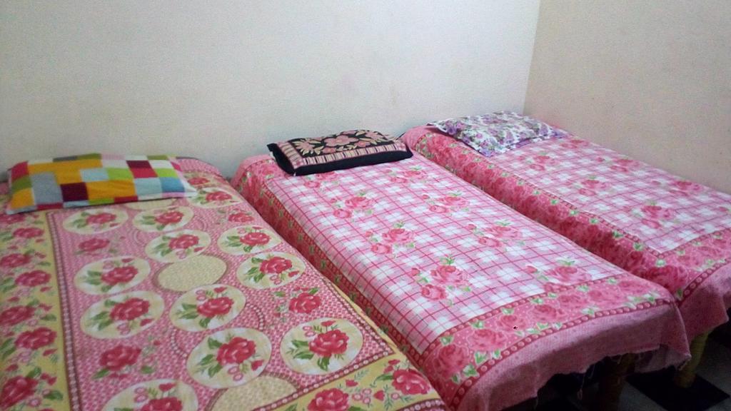 Guest house Indu Dormitory And *