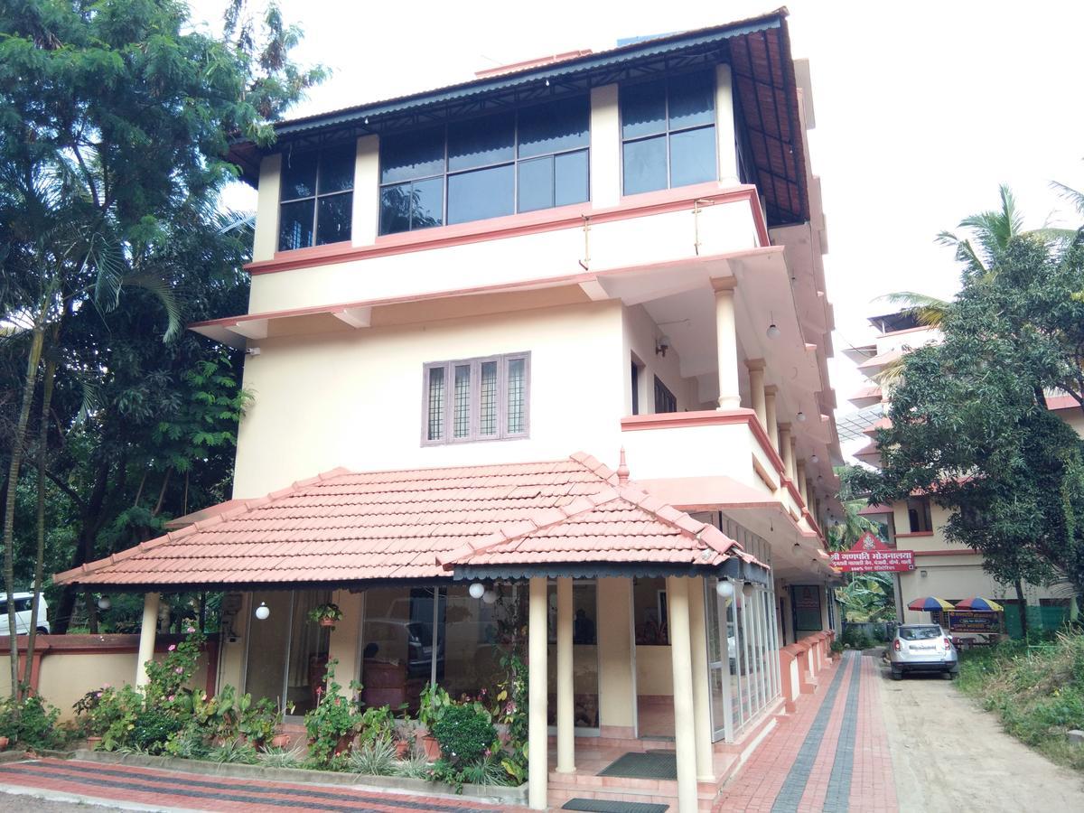 Hotel Highrange Residency