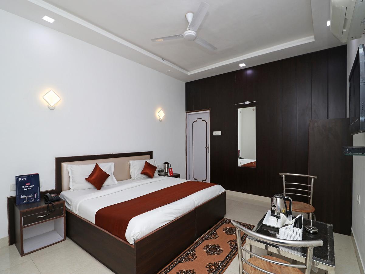 Hotel Oyo 11526 Apollo Agra (Uttar Pradesh)