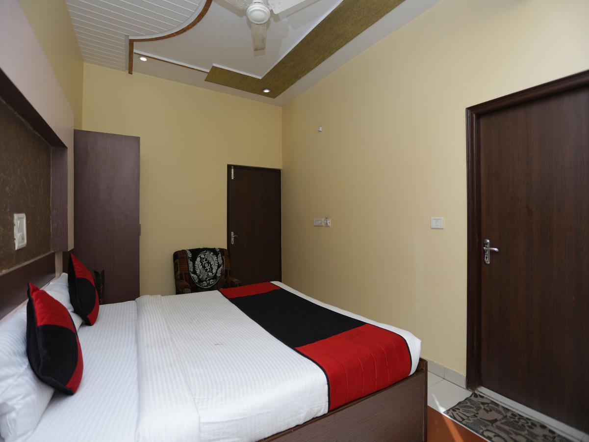 Oyo 12221 M House 3* Agra (Uttar Pradesh)