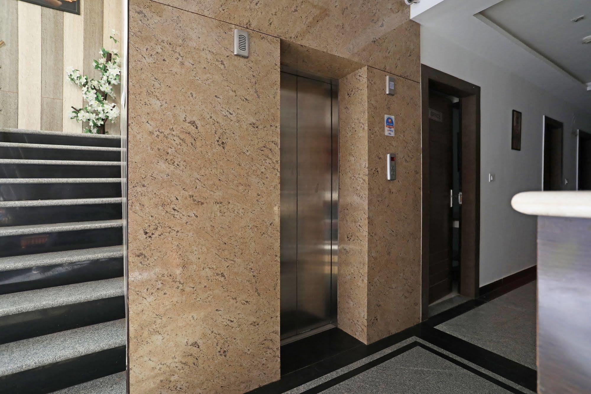Riviera Hotel Agra (Uttar Pradesh)