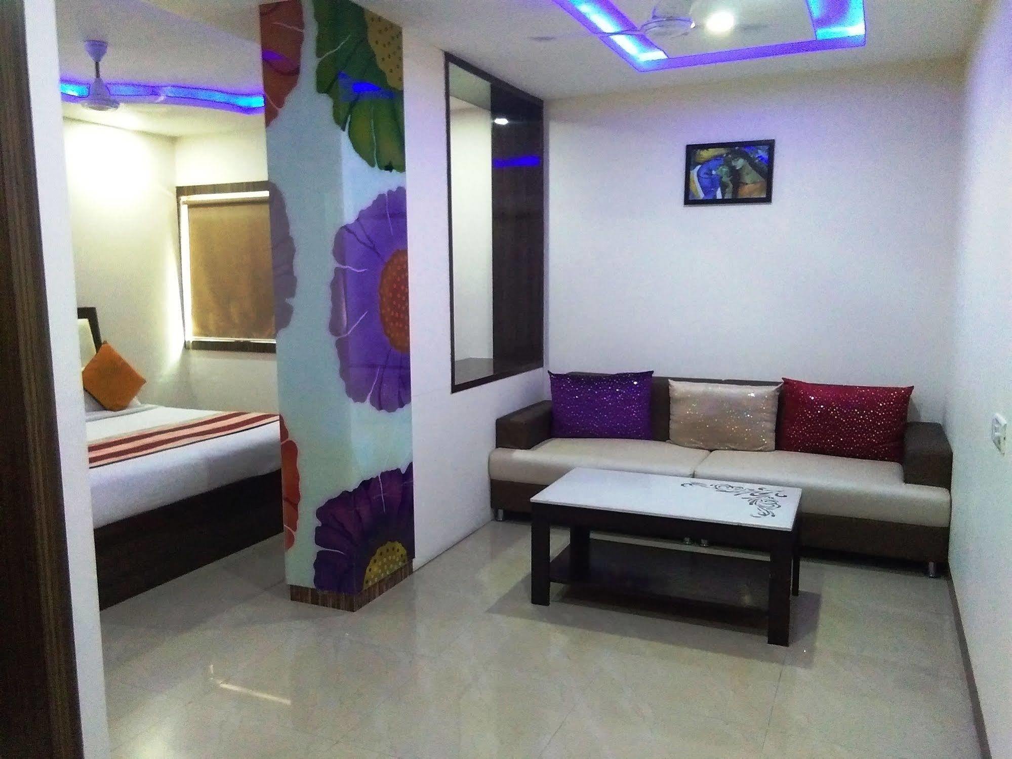 Karan Hotel 3*
