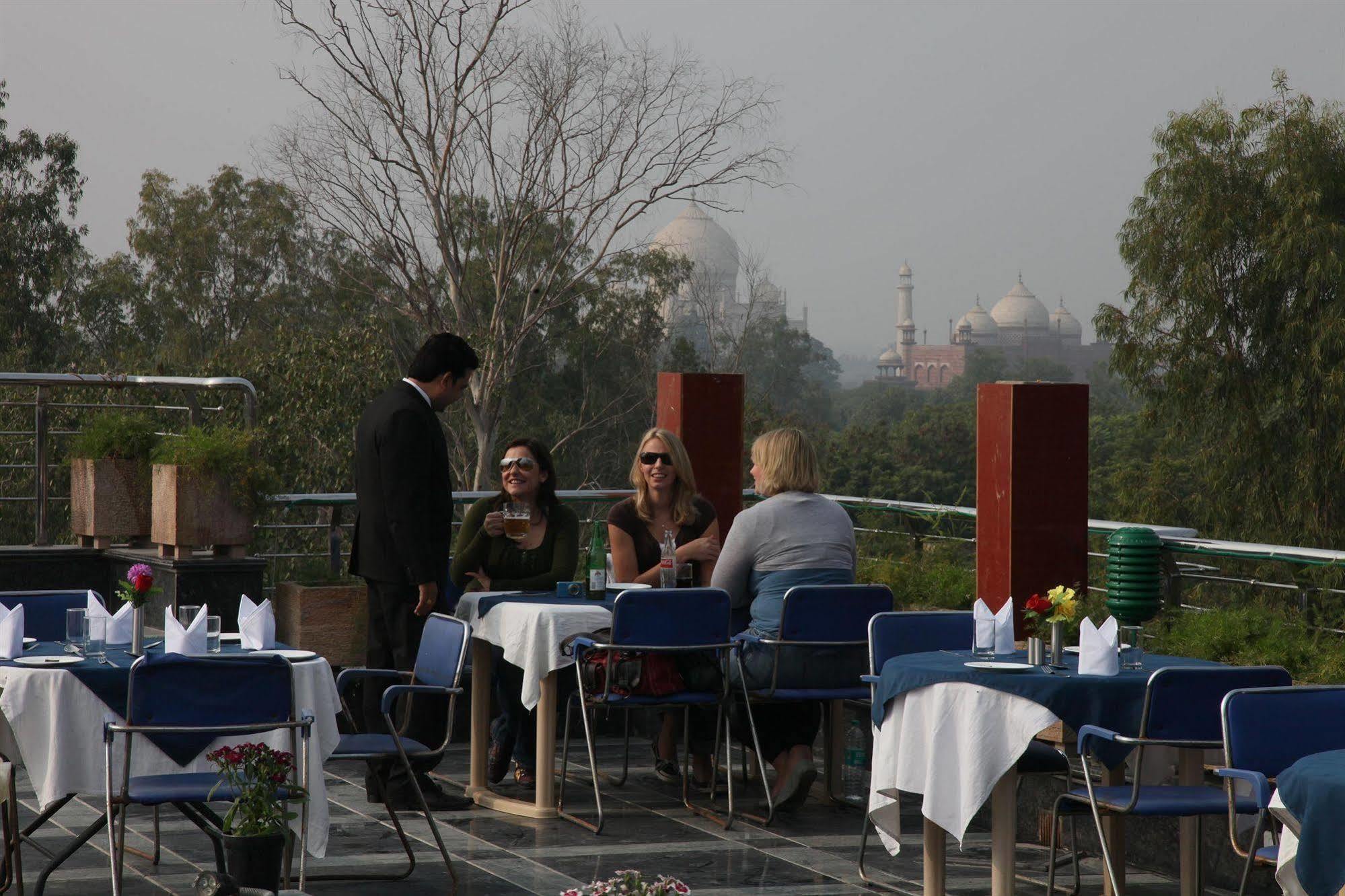 Taj Hotel 4*