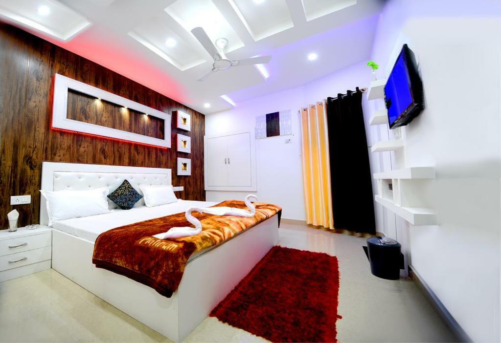 Taj Square A Luxurious Family Homestay