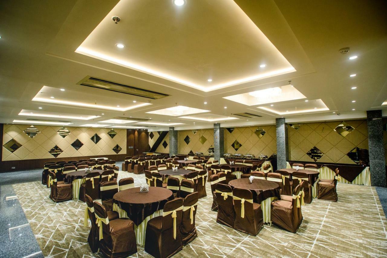 Square, India Hotel