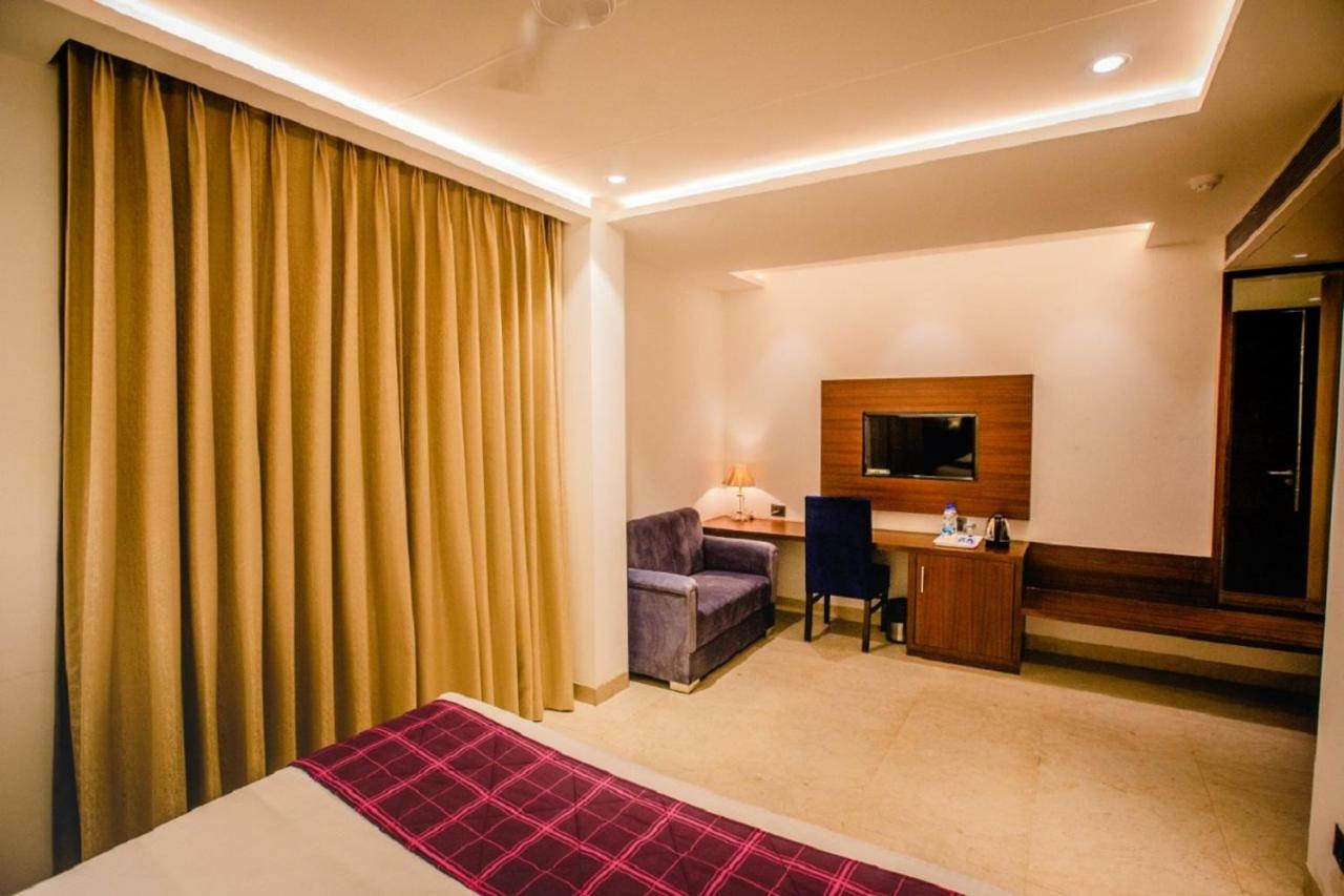 Square, India Hotel