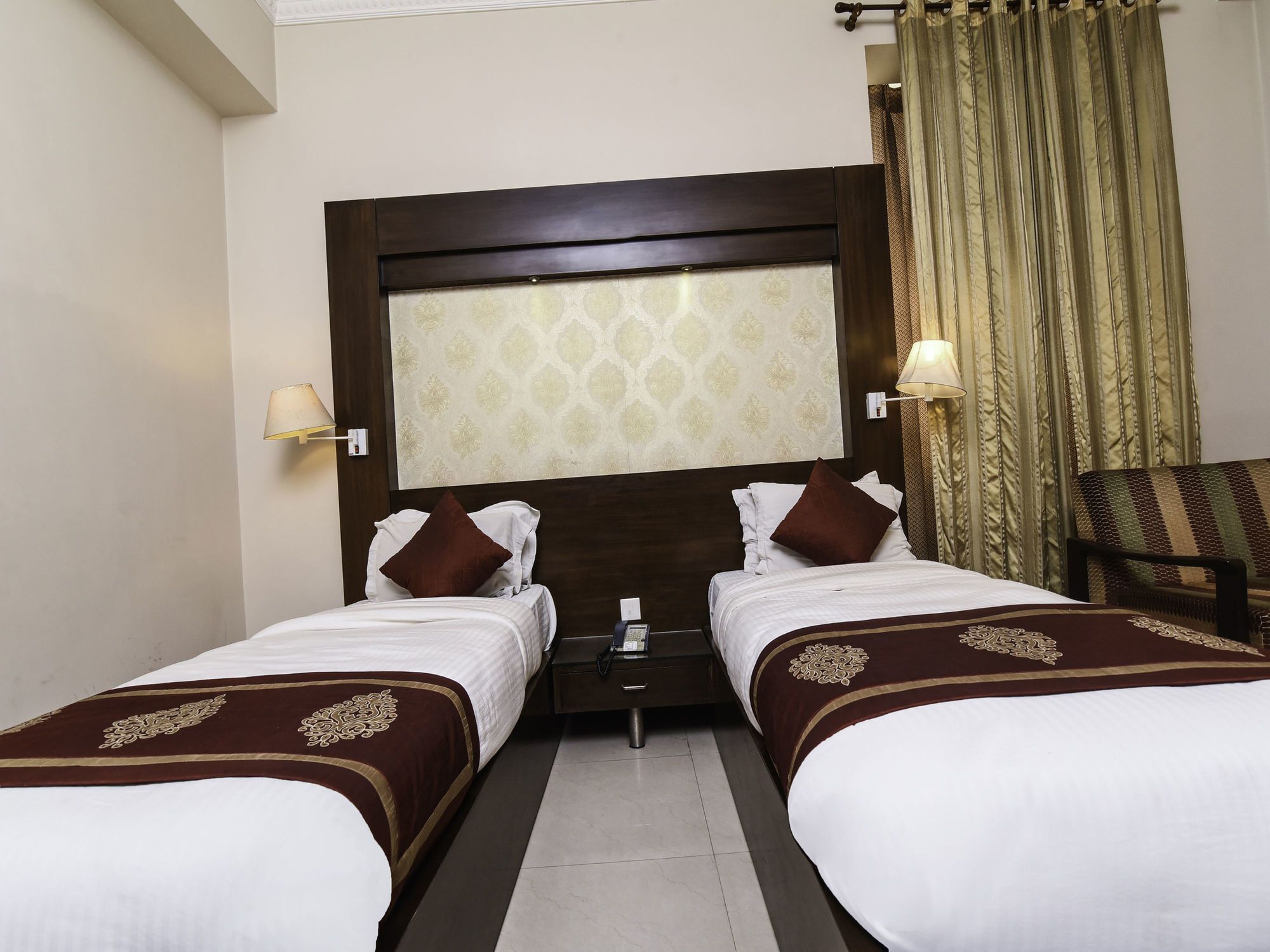 Treebo Trend Kaant Palace Fatehabad Road Hotel