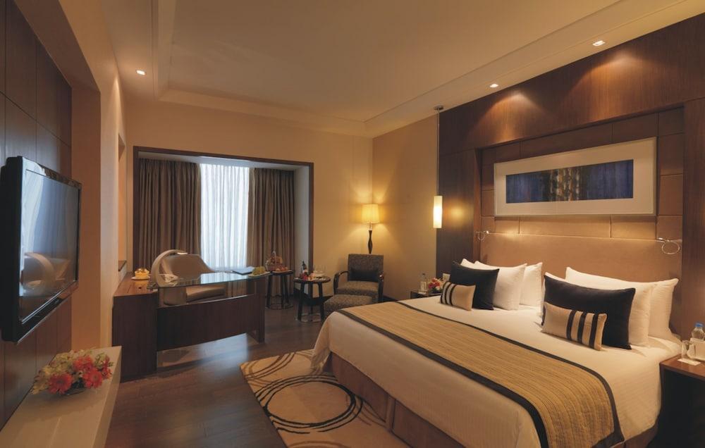 Taj & Convention Centre, Hotel 5*