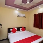 Oyo 37887 Hotel Sikandra Palace & Restaurant