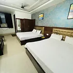 Premium Boston Rooms Family Hotel