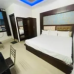 Premium Boston Rooms Family Hotel
