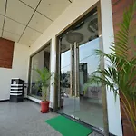 Crown Hotel Agra Near Taj Mahal & Tc Restaurant