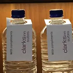 Clarks Inn Suites Agra Near Tajmahal