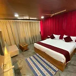 Rich Grand Hotel