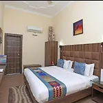 Hotel Wonderstar Affordable Stay Near Tajmahal - Inhouse Parking With Free 5G Internet
