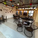 Hotel Dev Villas - 600 Meters From Taj Mahal
