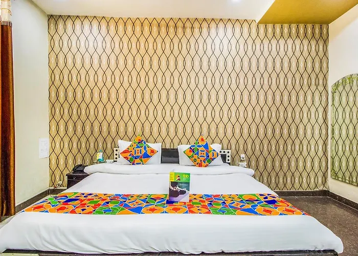 Fabhotel Plus Maniram Palace