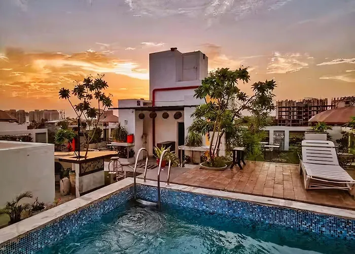 Hotel Sahibs Lighthouse - Family & Corporate Hotel