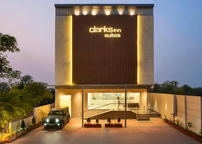 Clarks Inn Suites Agra Near Tajmahal