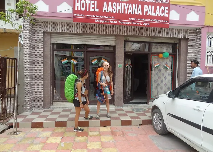 Hotel Aashiyanaa Palace