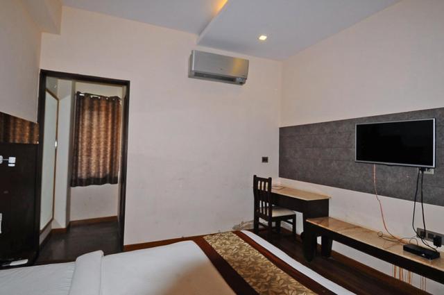 Love hotel Rudra *