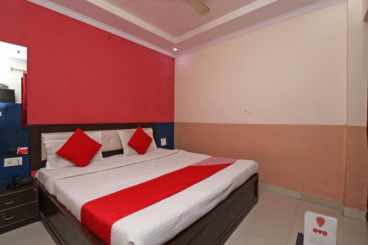 Hotel Raj Paradise 3*