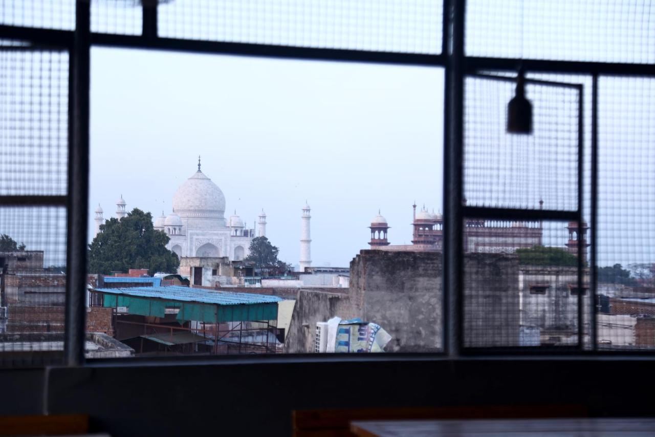 Lucky Restaurant & Guest house Agra (Uttar Pradesh)