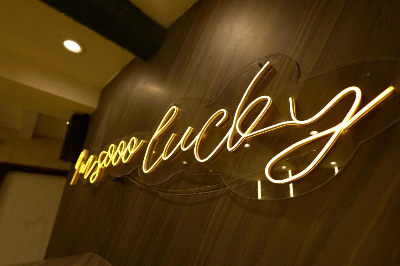 Lucky Restaurant & 2* Agra (Uttar Pradesh)