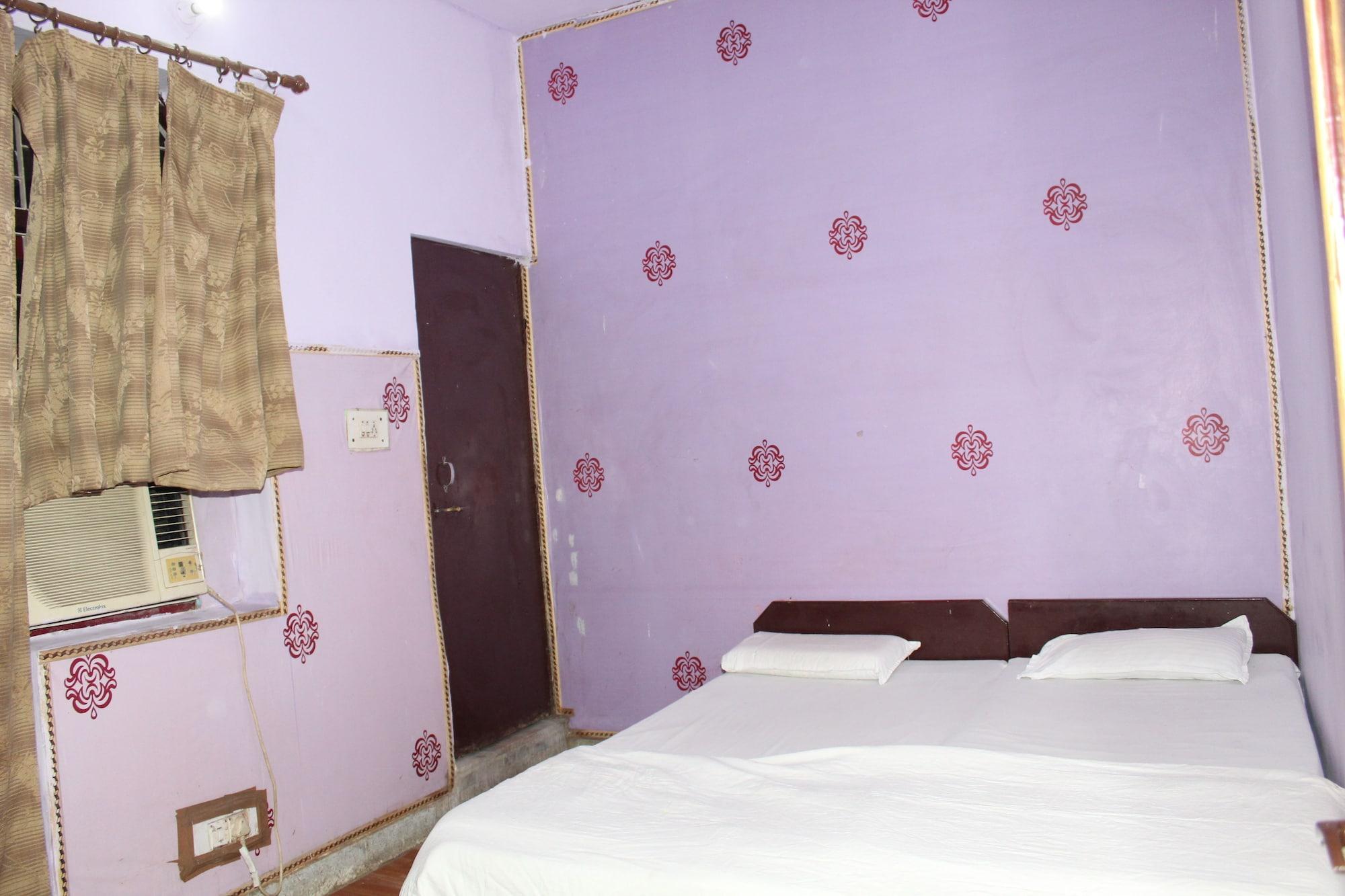 Hotel Raj 2*