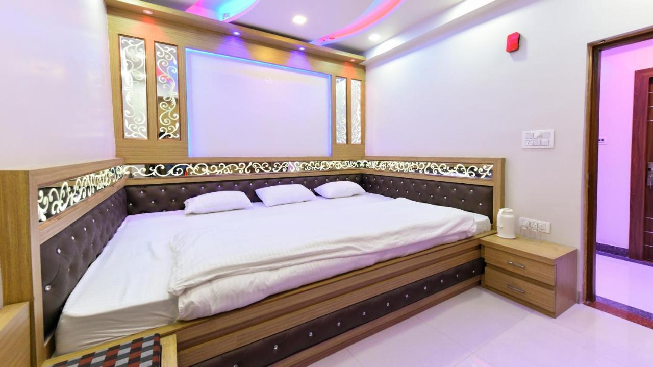 Hn Palace * Agra (Uttar Pradesh)