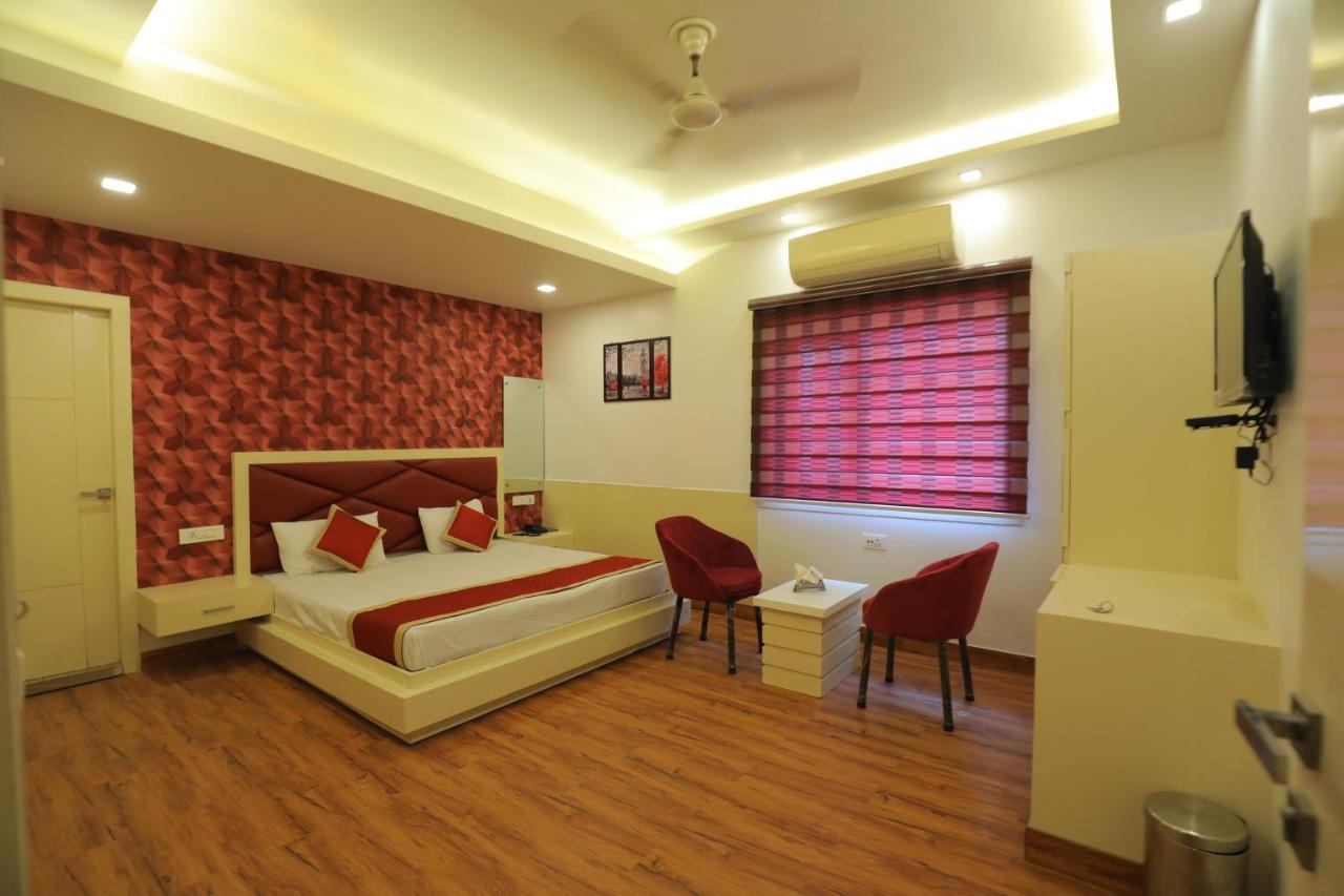 Hotel Sahib's Red Carpet - The Family & Corporate Agra (Uttar Pradesh)