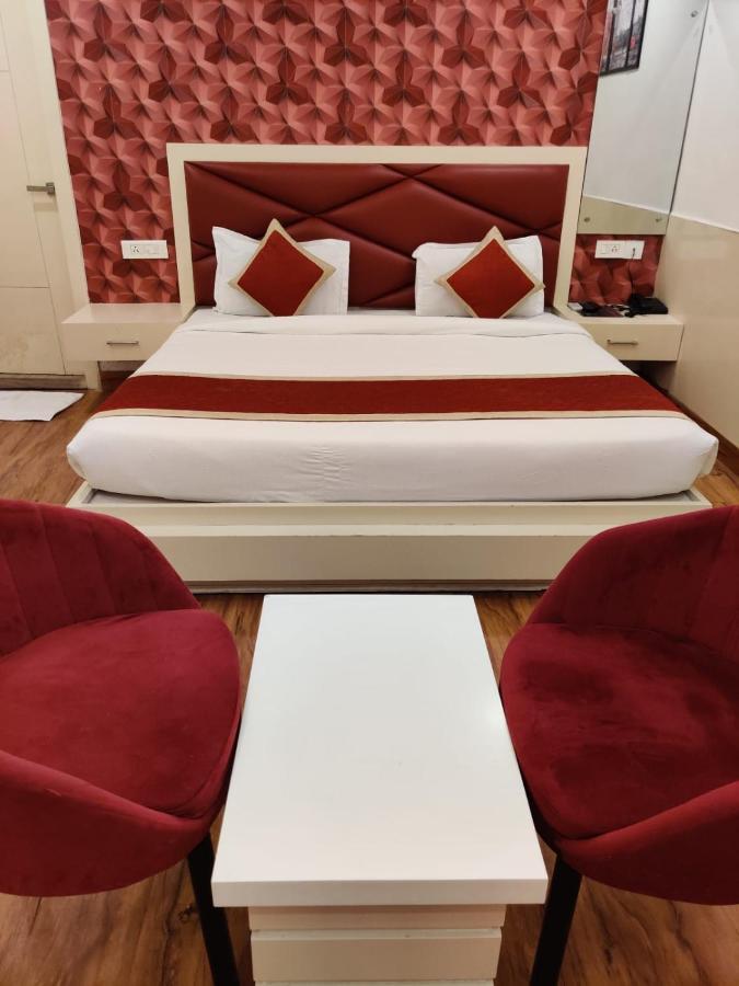 Sahib's Red Carpet - The Family & Corporate 4*