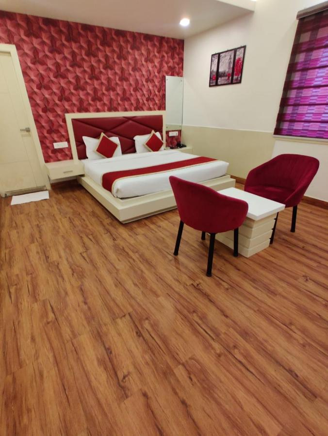 Sahib's Red Carpet - The Family & Corporate Agra (Uttar Pradesh)