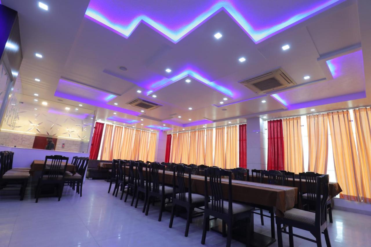 Sahib's Red Carpet - The Family & Corporate 4*