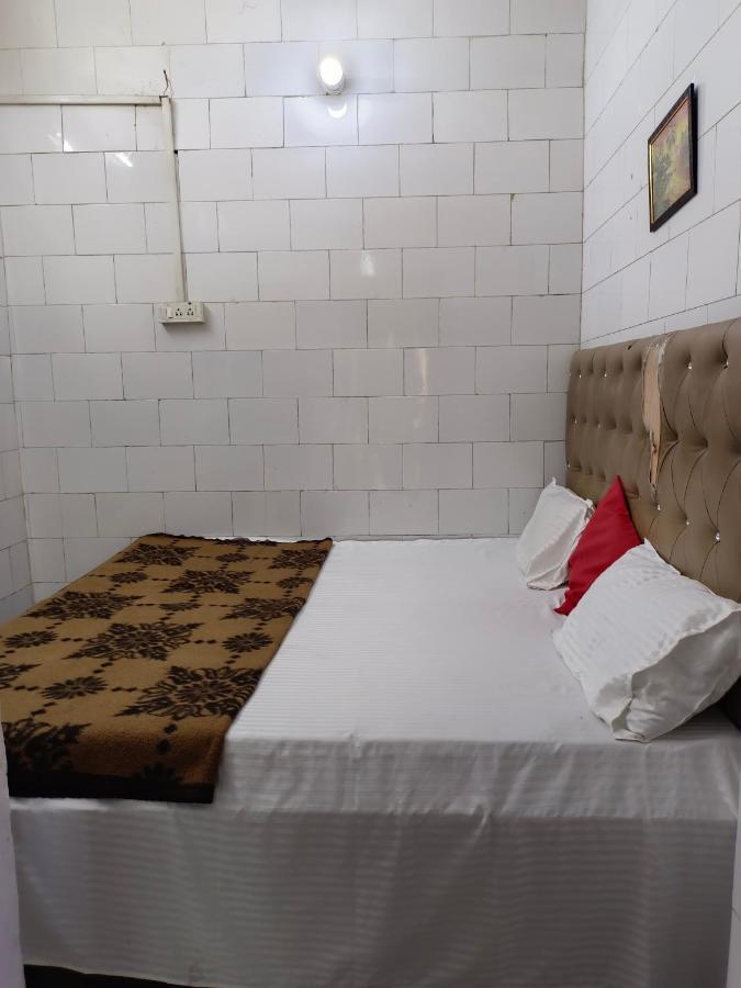 India Walking Distance From Taj Mahal-- Rooftop Taj Mahal View Guest house *