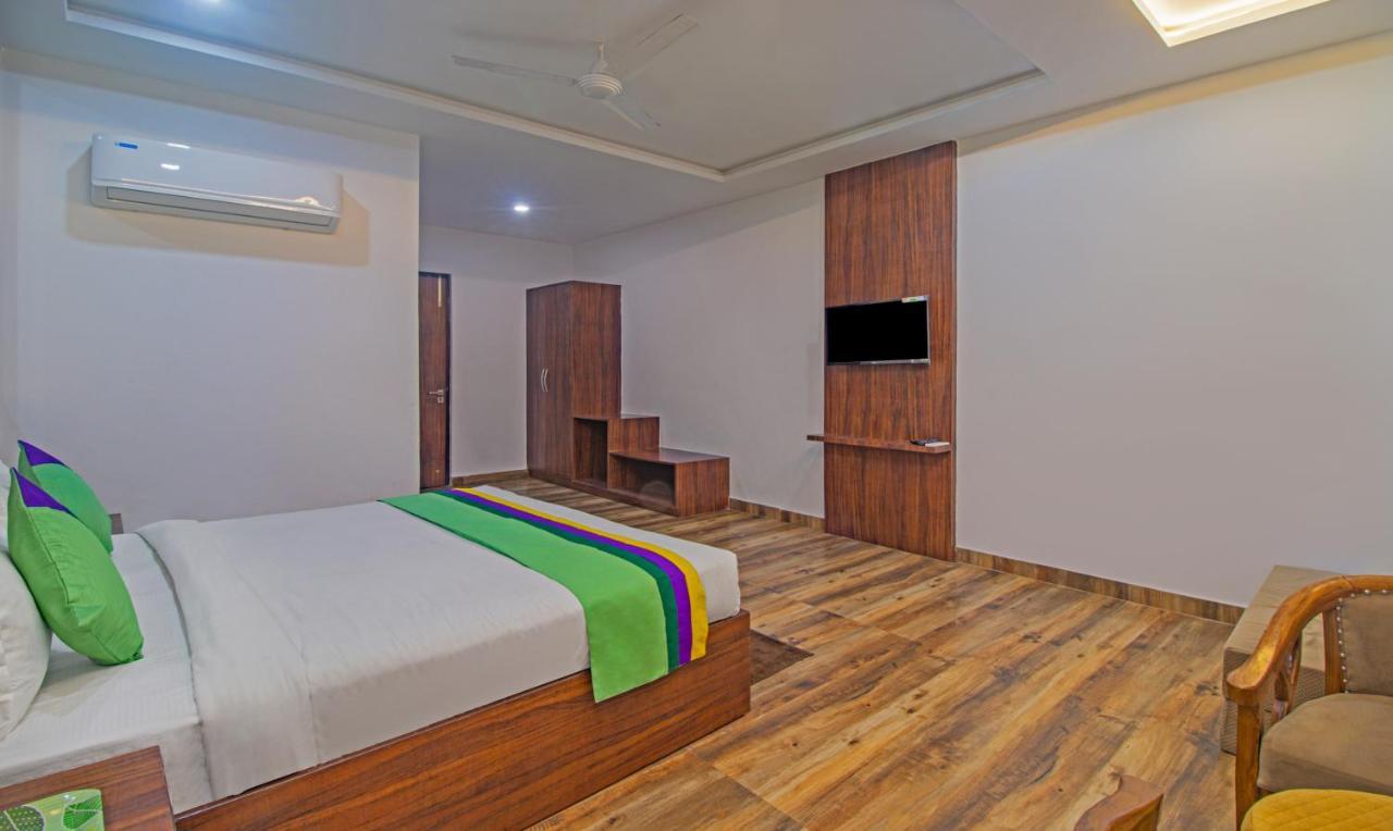 Hotel Treebo The Empire Near Taj Mahal Agra