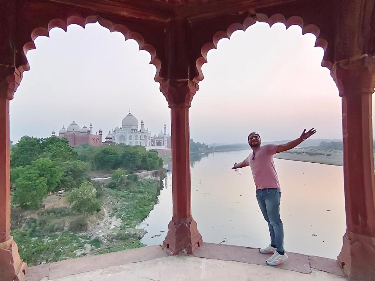 India Walking Distance From Taj Mahal-- Rooftop Taj Mahal View * Agra (Uttar Pradesh)