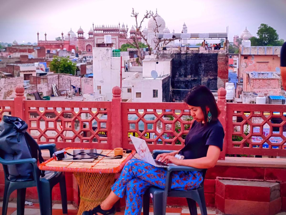 India Walking Distance From Taj Mahal-- Rooftop Taj Mahal View * Agra (Uttar Pradesh)