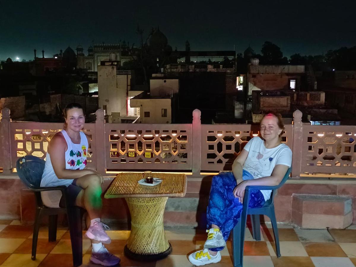India Walking Distance From Taj Mahal-- Rooftop Taj Mahal View Guest house *
