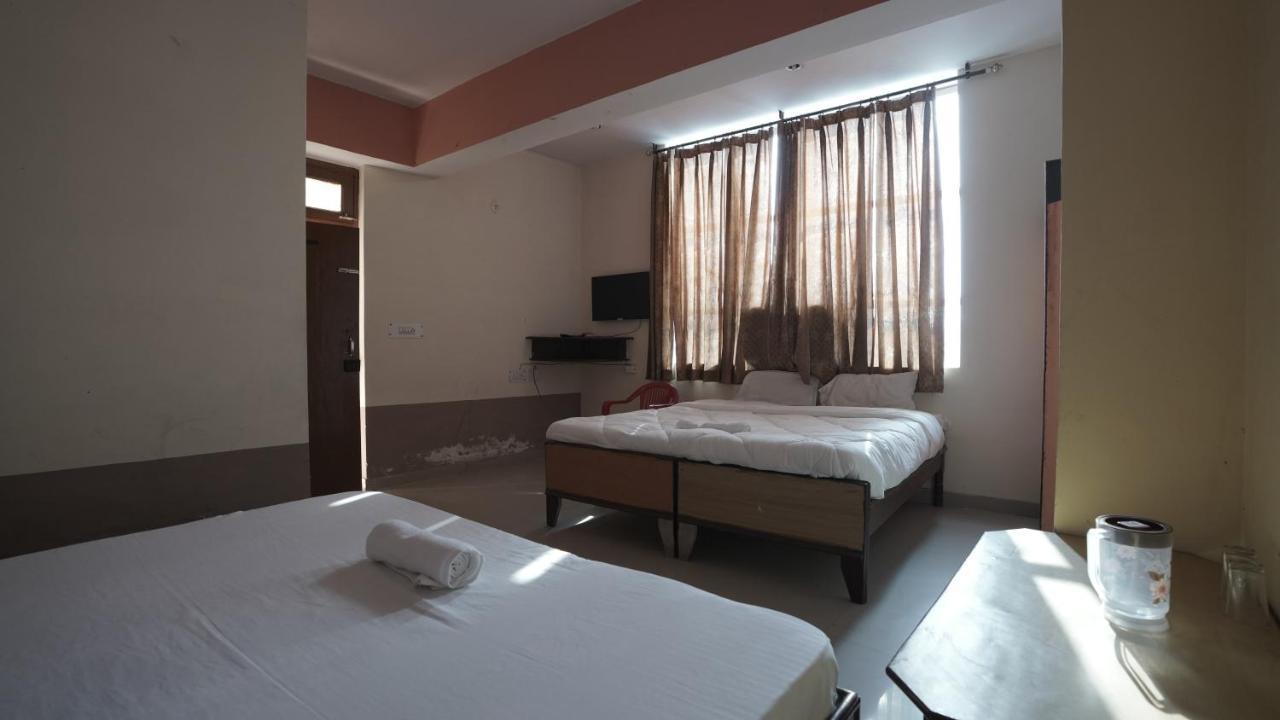 Mohan By Wb Hotel *