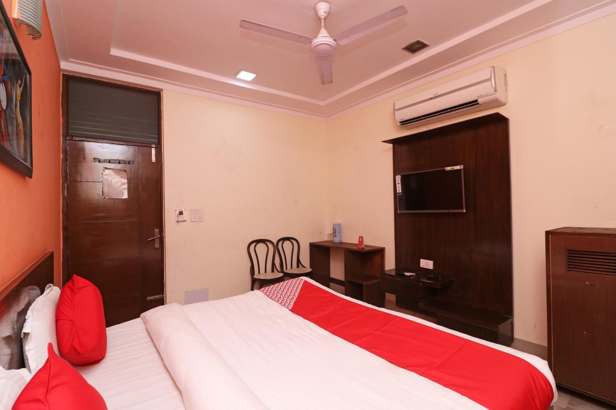 Oyo 16147 Jyoti Continental 3*
