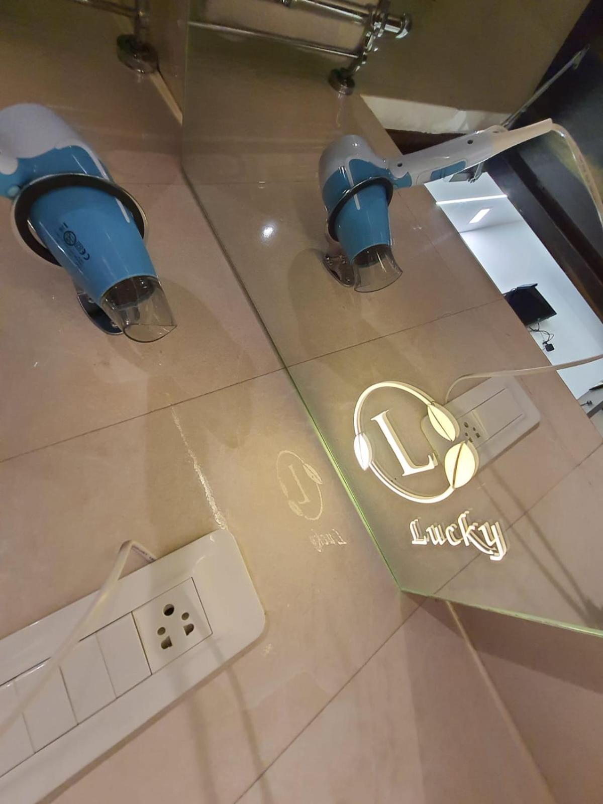 Lucky Restaurant &