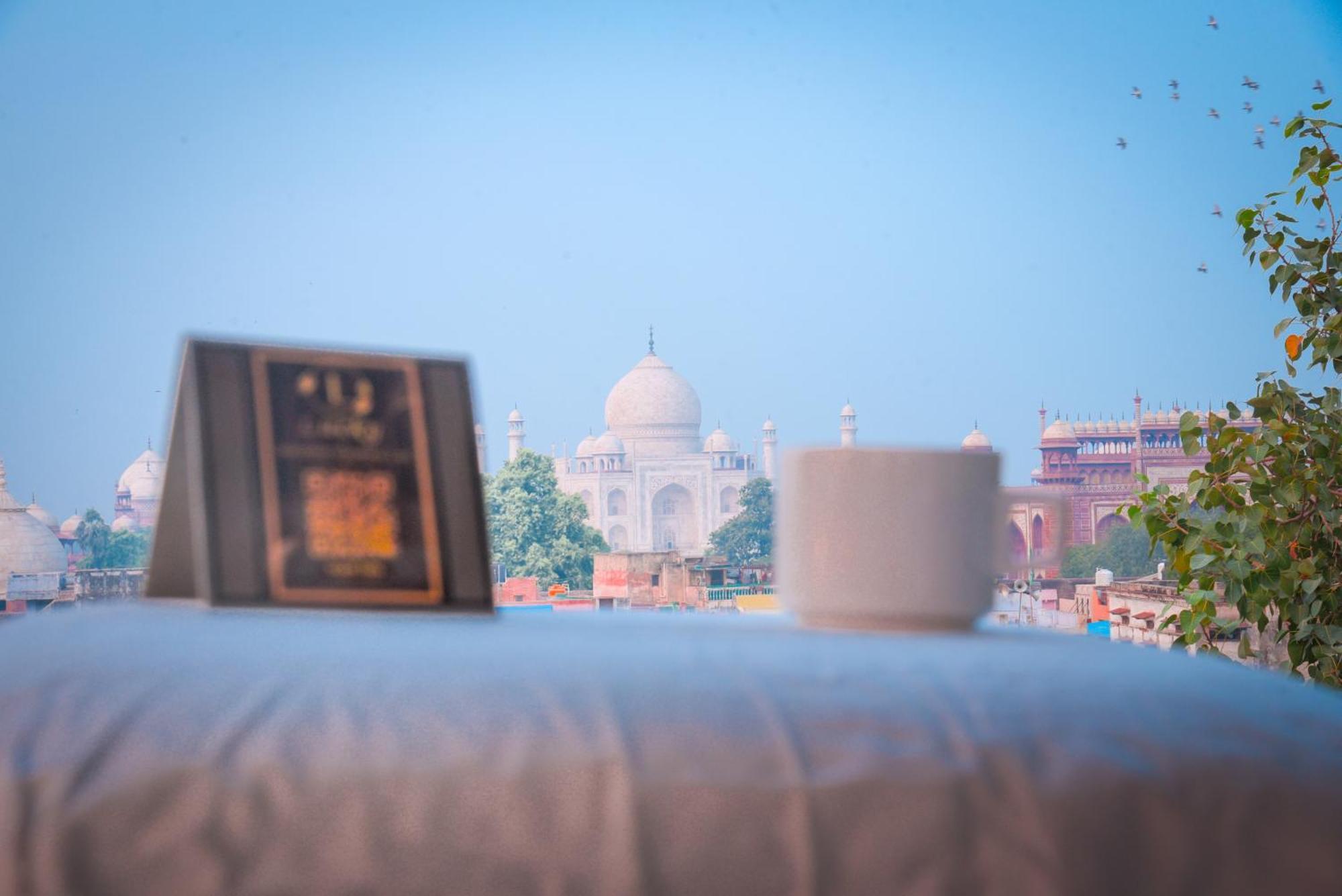 Lucky Restaurant & Agra (Uttar Pradesh)