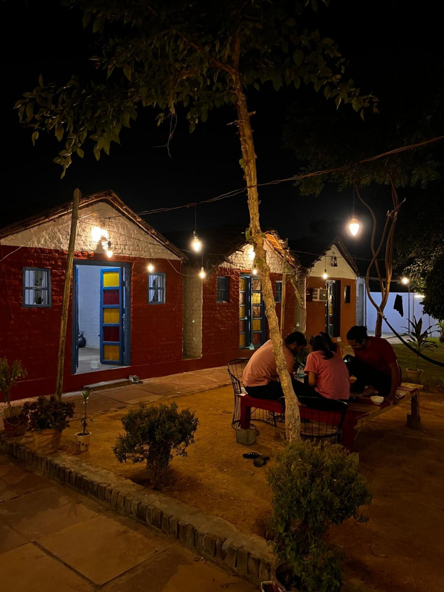 Luxury tent Backpackers Village *