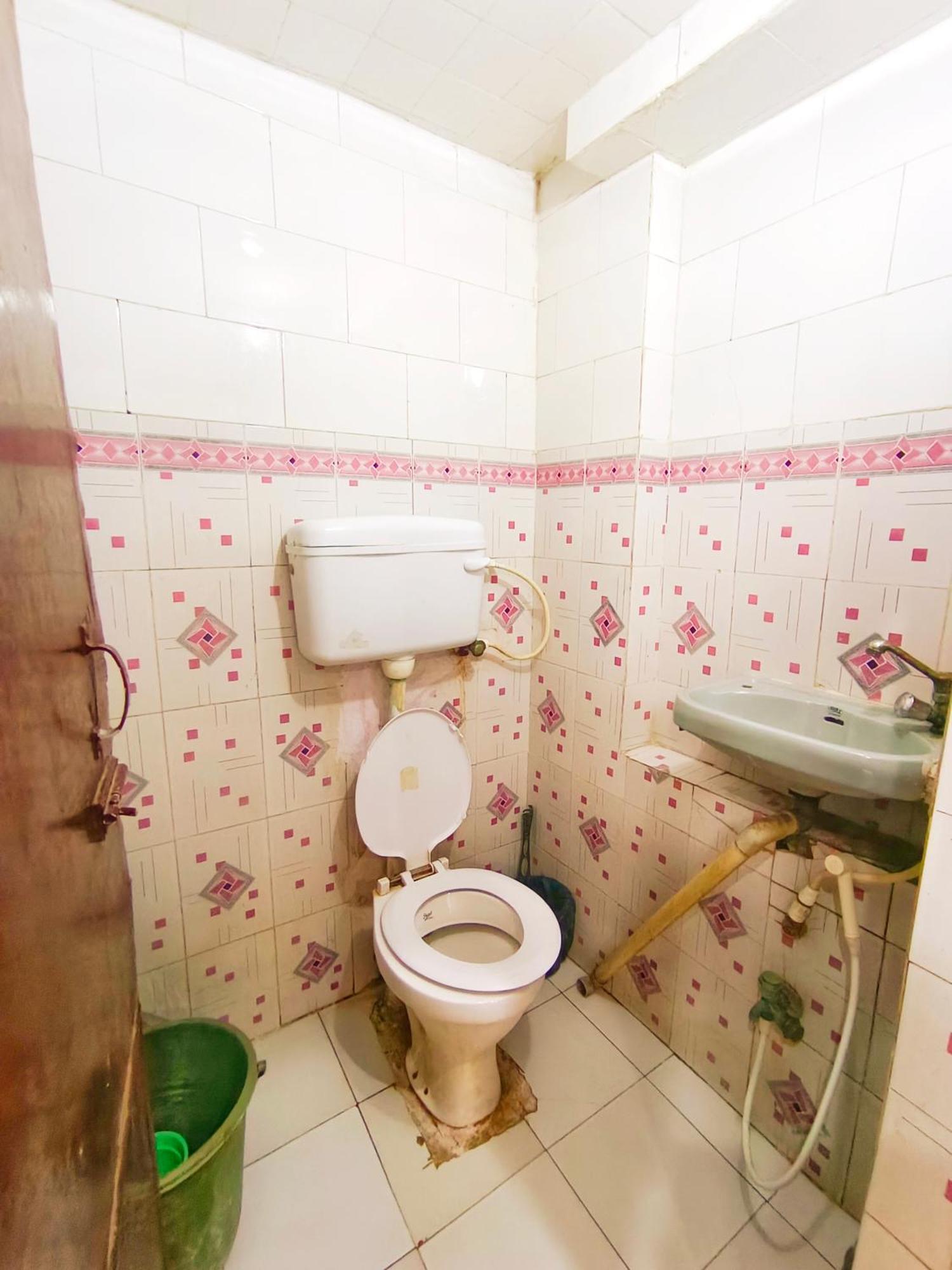 Guest house India Walking Distance From Taj Mahal-- Rooftop Taj Mahal View *