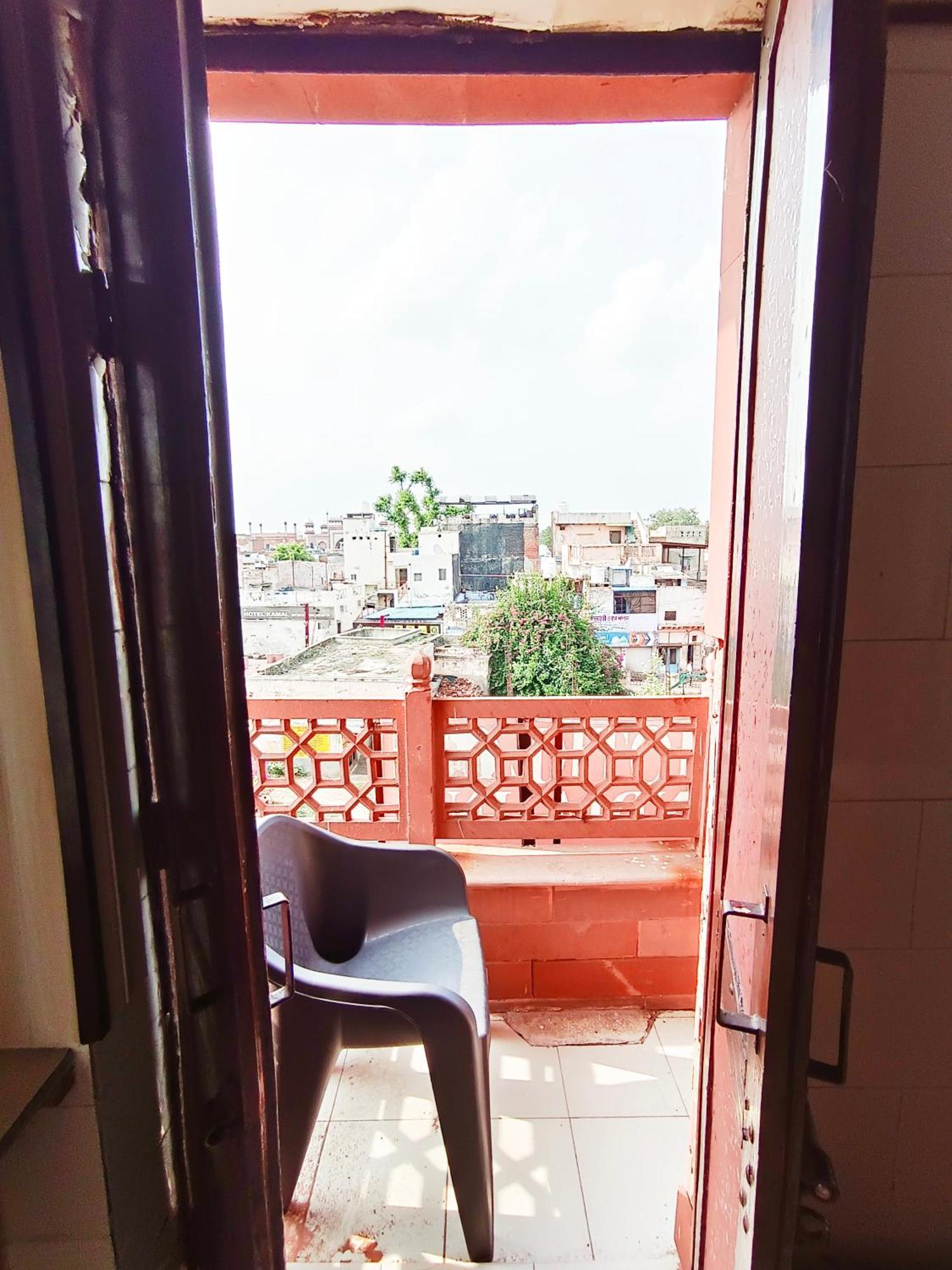 Guest house India Walking Distance From Taj Mahal-- Rooftop Taj Mahal View