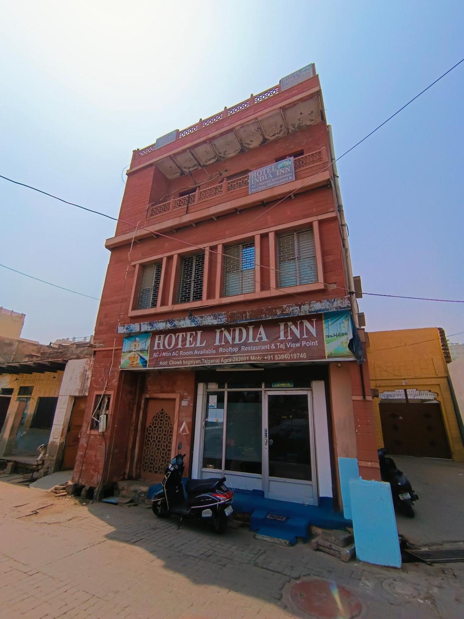 Guest house India Walking Distance From Taj Mahal-- Rooftop Taj Mahal View *