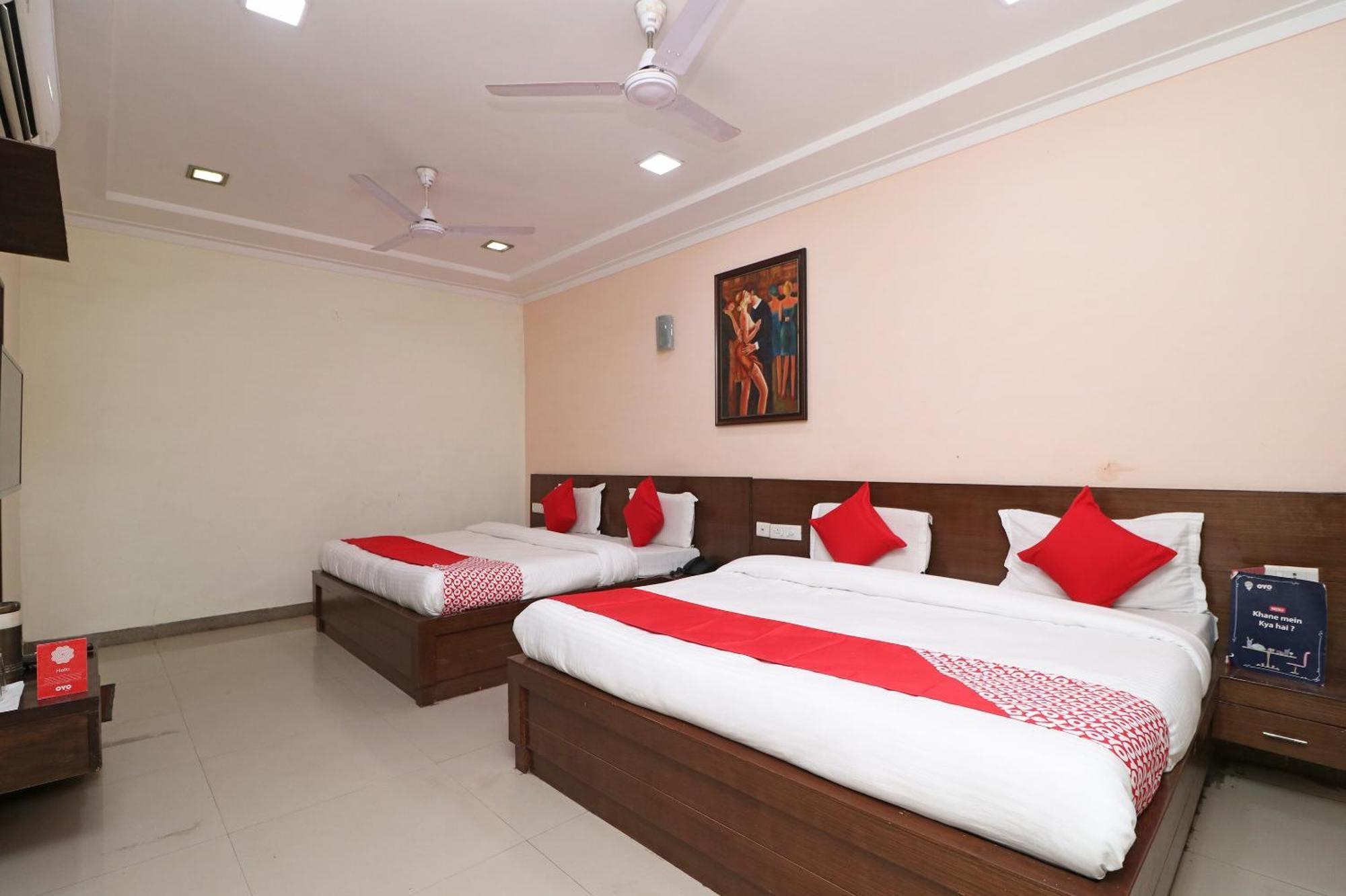 Oyo 16147 Jyoti Continental 3*